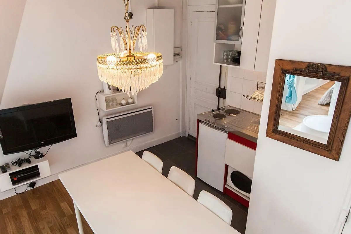 Charming 30M² Border Of Montmartre Apartment Paris