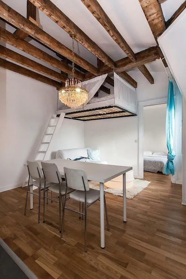 Charming 30M² Border Of Montmartre Apartment Paris France