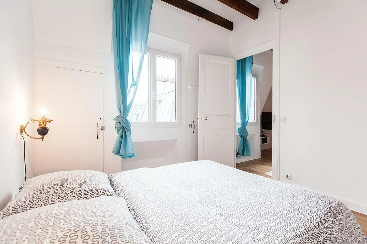 Charming 30M² Border Of Montmartre Apartment Paris