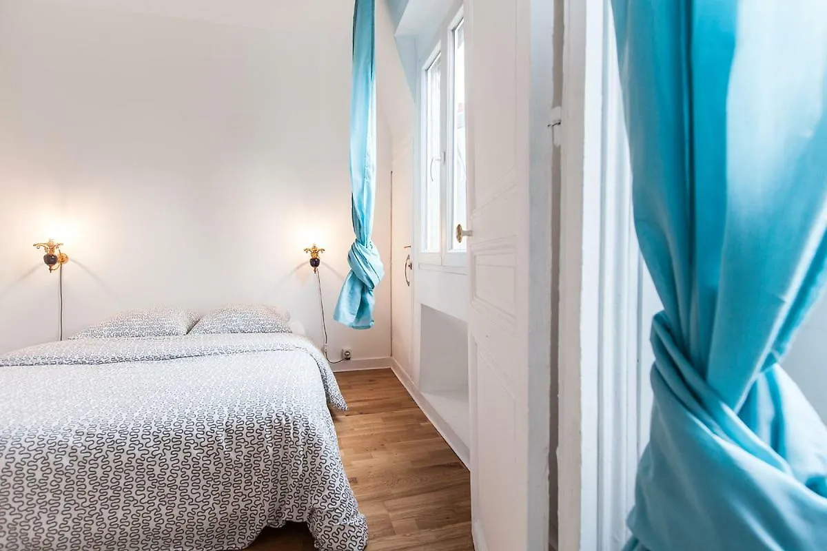 Charming 30M² Border Of Montmartre Apartment Paris