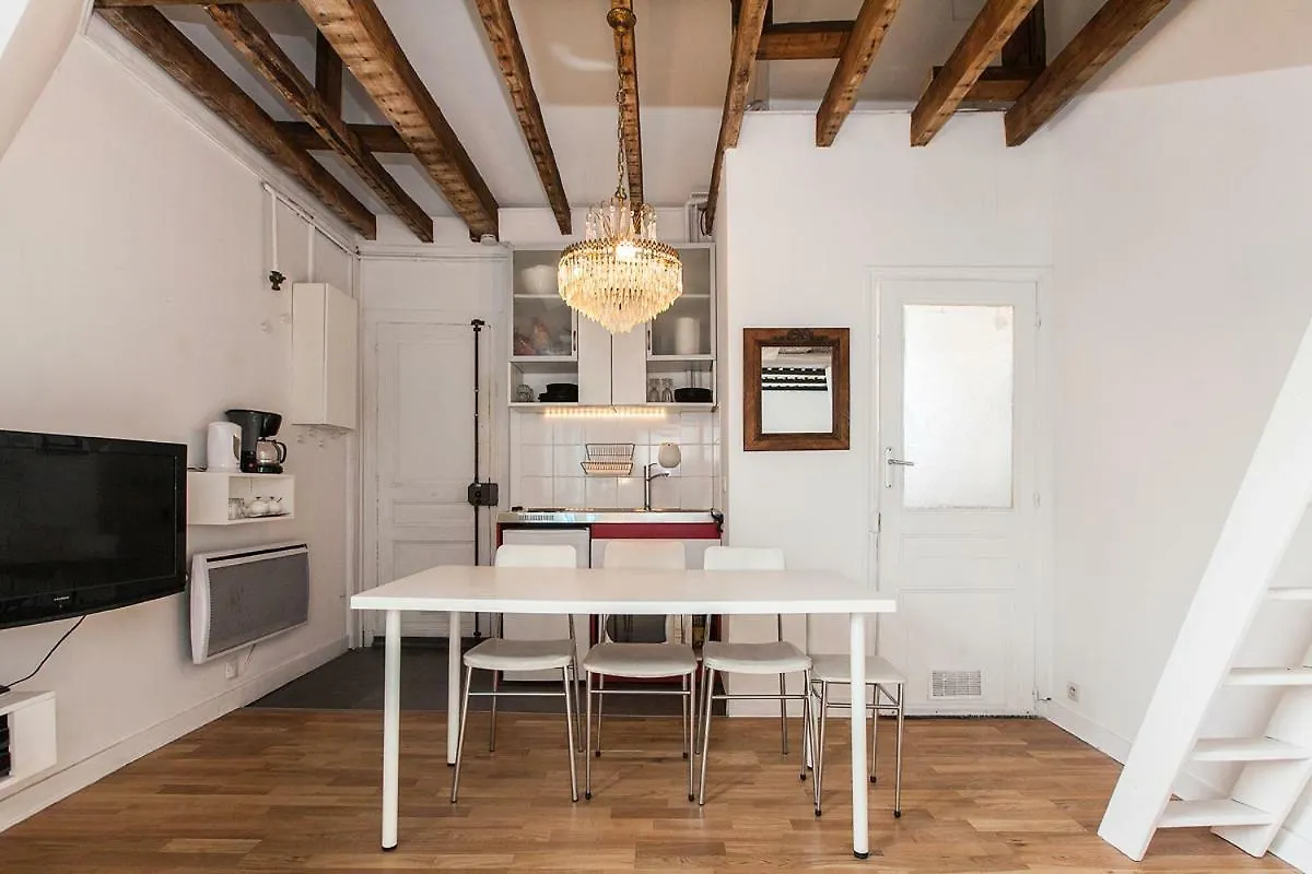 Charming 30M² Border Of Montmartre Apartment Paris